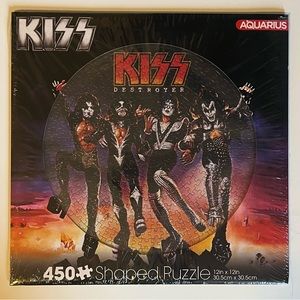 KISS Shaped Puzzle